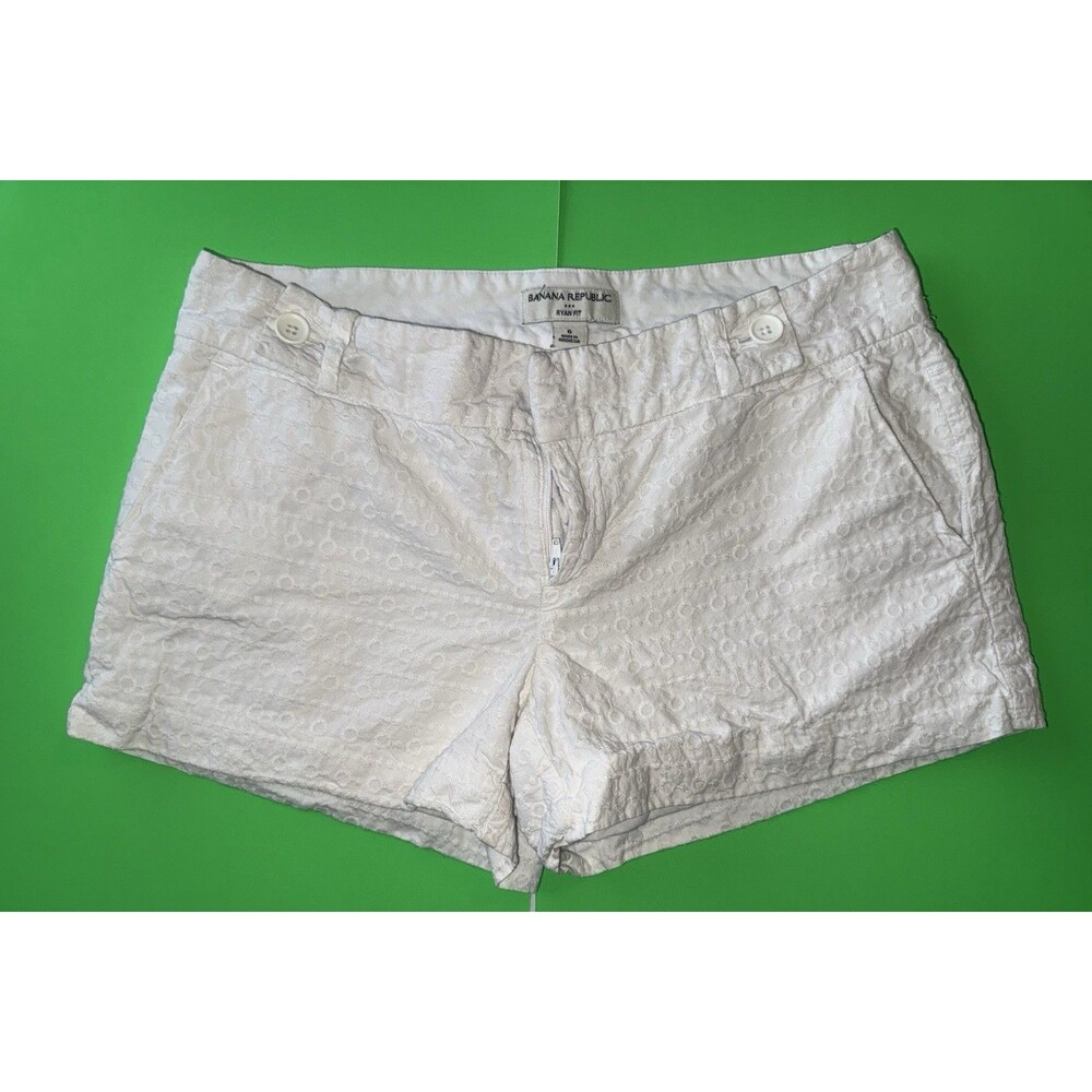 Banana Republic Ryan Fit Womens 6 White Eyelet Cotton Shorts Summer 2011 Preppy